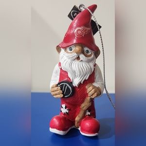 Detroit Red Wings Team Gnome Forever Collectibles W/Puck 4" tall